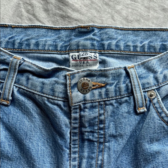 Guess Jeans Size 28 - Picture 2 of 4